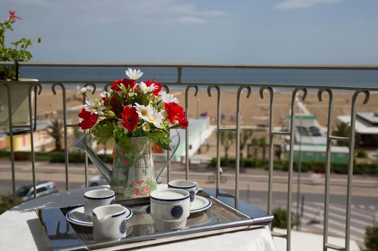 Hotel Ancora ريميني 3*,