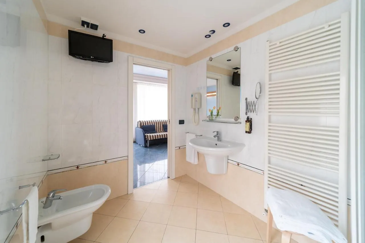 Hotel Ancora Rimini 3*,
