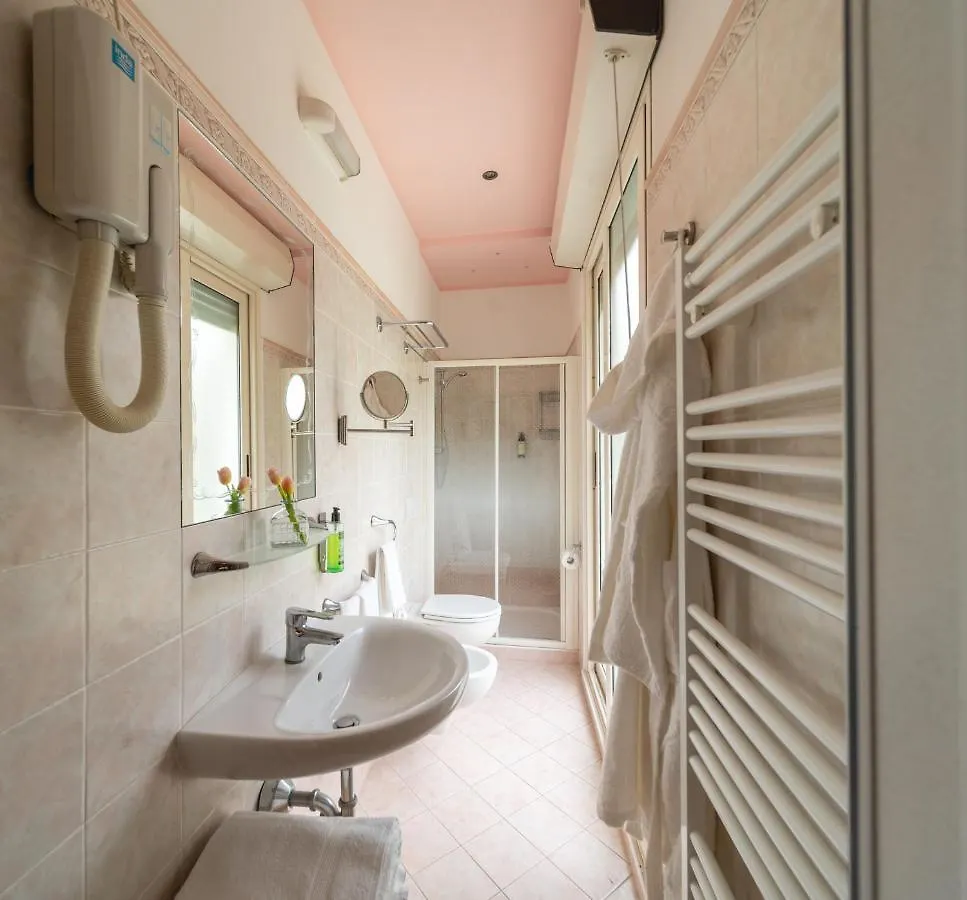 Hotel Ancora Rimini 3*,