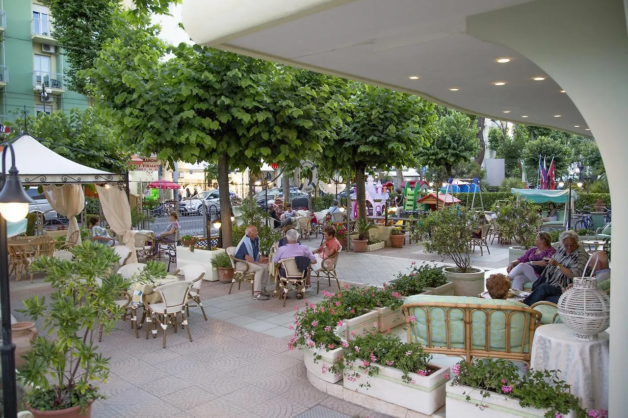 Hotel Ancora Rimini 3*,